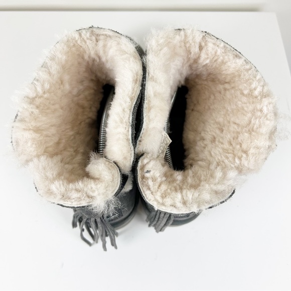 Koolaburra Jaelyn Mini Gray Suede Shearling Bootie 10 - Picture 4 of 8